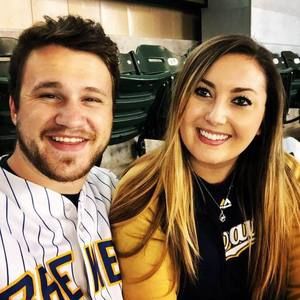 Meet your Posher, Abbey